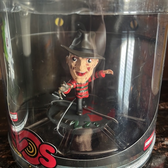 3 Revo Horror Complete set Wave 1 Pennywise - It Freddy - Nightmare Beetlejuice - Picture 2 of 5